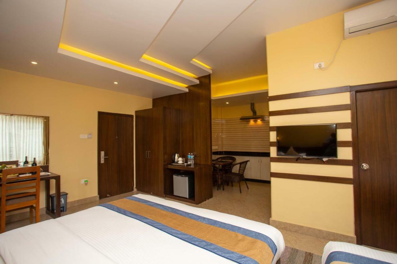 Hotel Lake Paradise Похара Екстериор снимка
