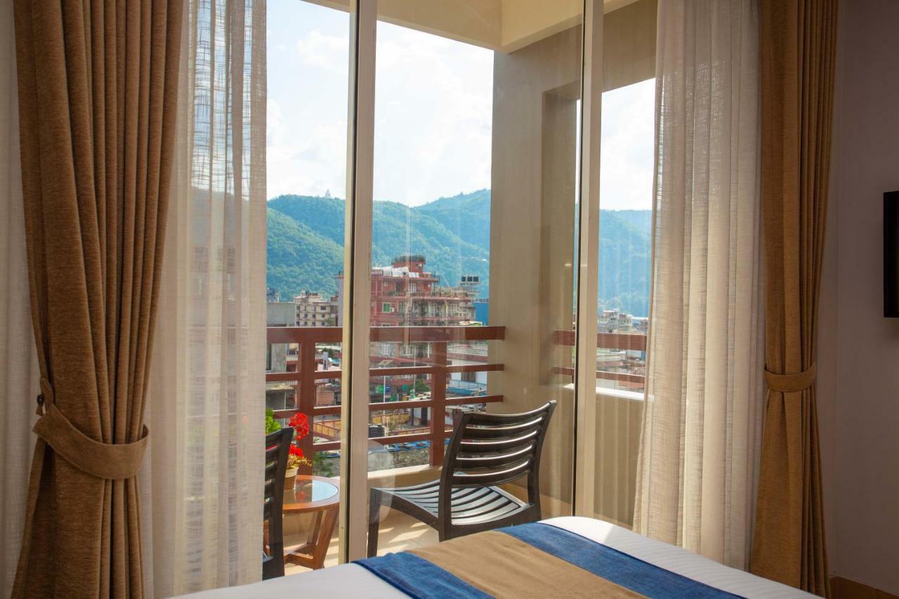 Hotel Lake Paradise Похара Екстериор снимка