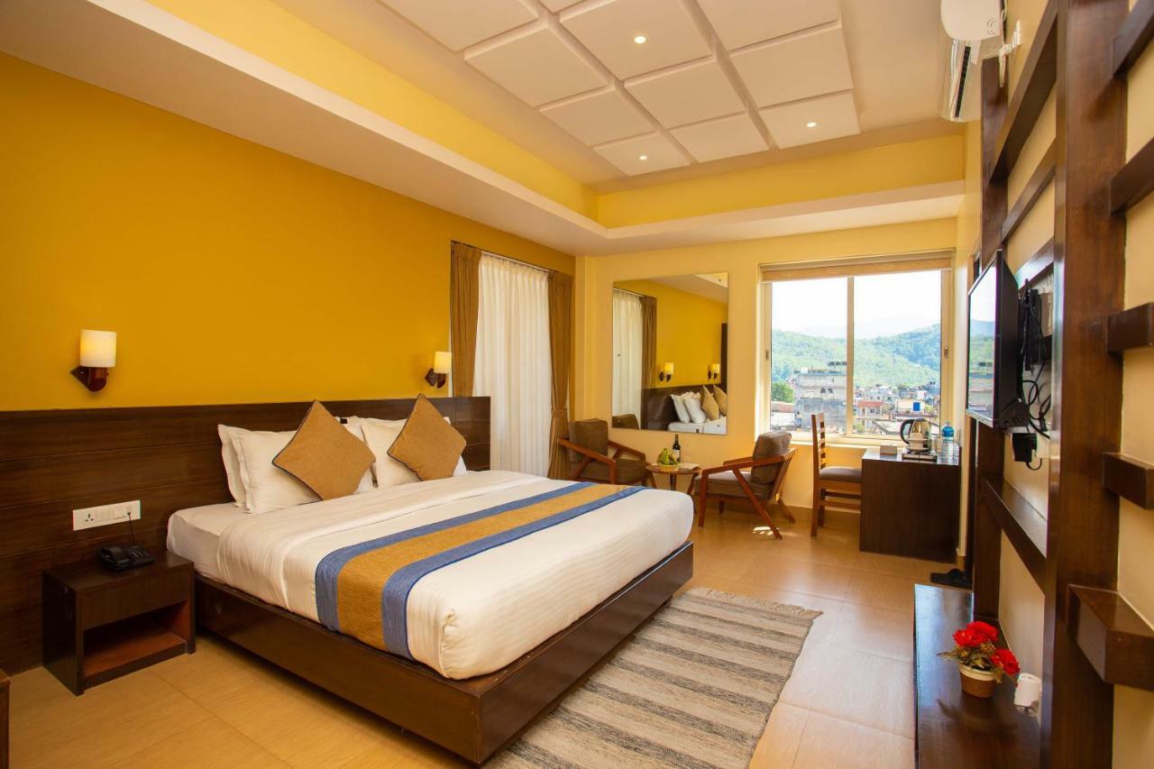 Hotel Lake Paradise Похара Екстериор снимка
