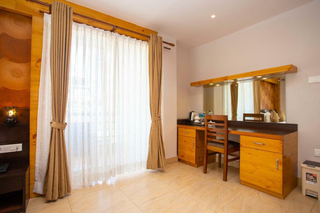 Hotel Lake Paradise Похара Екстериор снимка