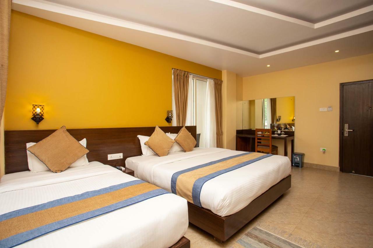 Hotel Lake Paradise Похара Екстериор снимка