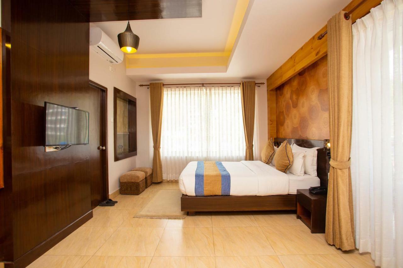 Hotel Lake Paradise Похара Екстериор снимка