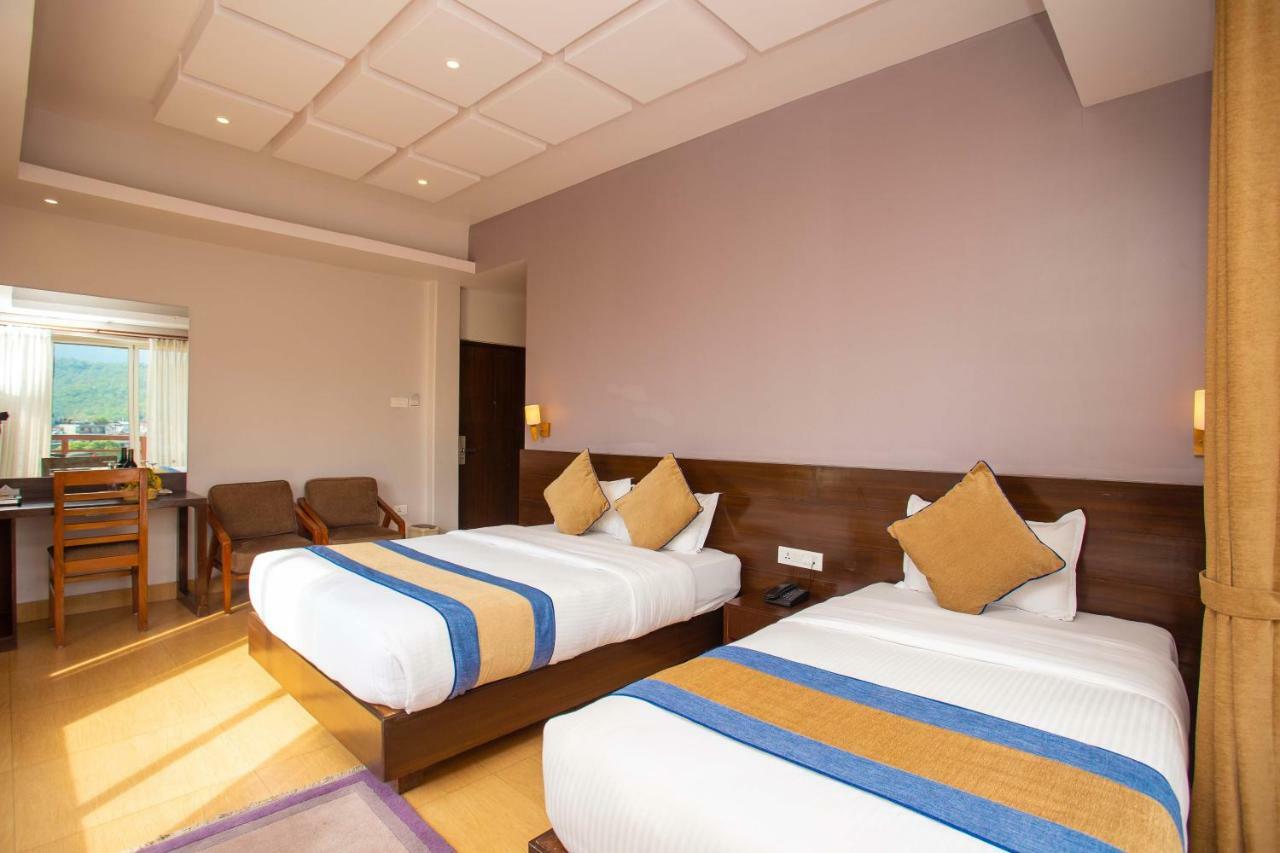 Hotel Lake Paradise Похара Екстериор снимка