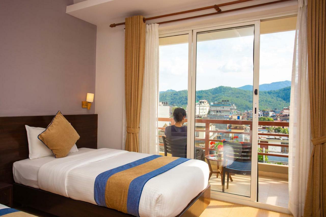 Hotel Lake Paradise Похара Екстериор снимка