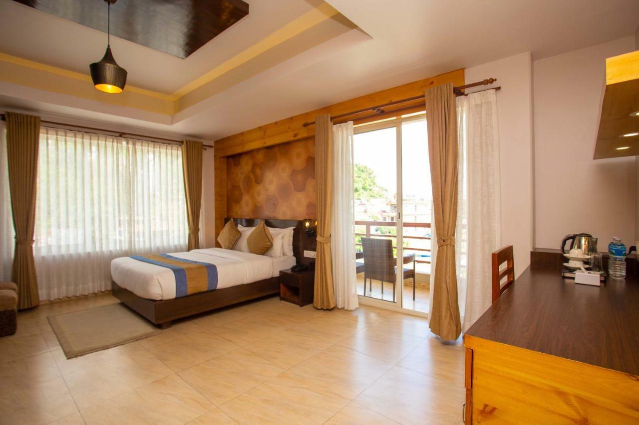 Hotel Lake Paradise Похара Екстериор снимка
