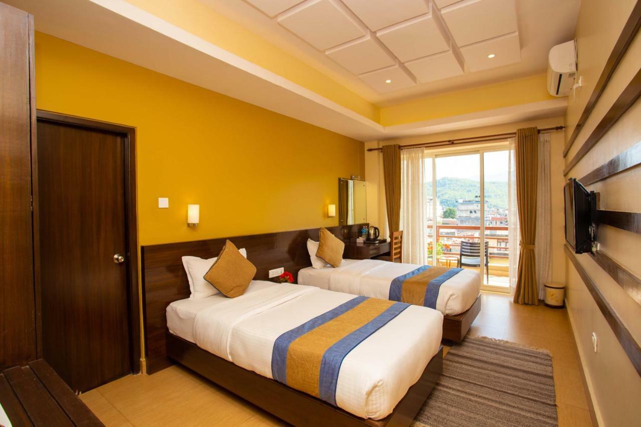 Hotel Lake Paradise Похара Екстериор снимка